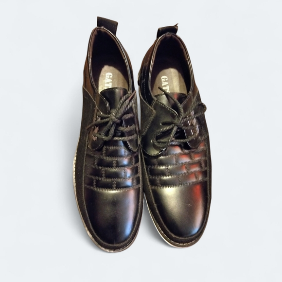 Elegant Black Oxford Shoes for Men - Picture 2 of 5